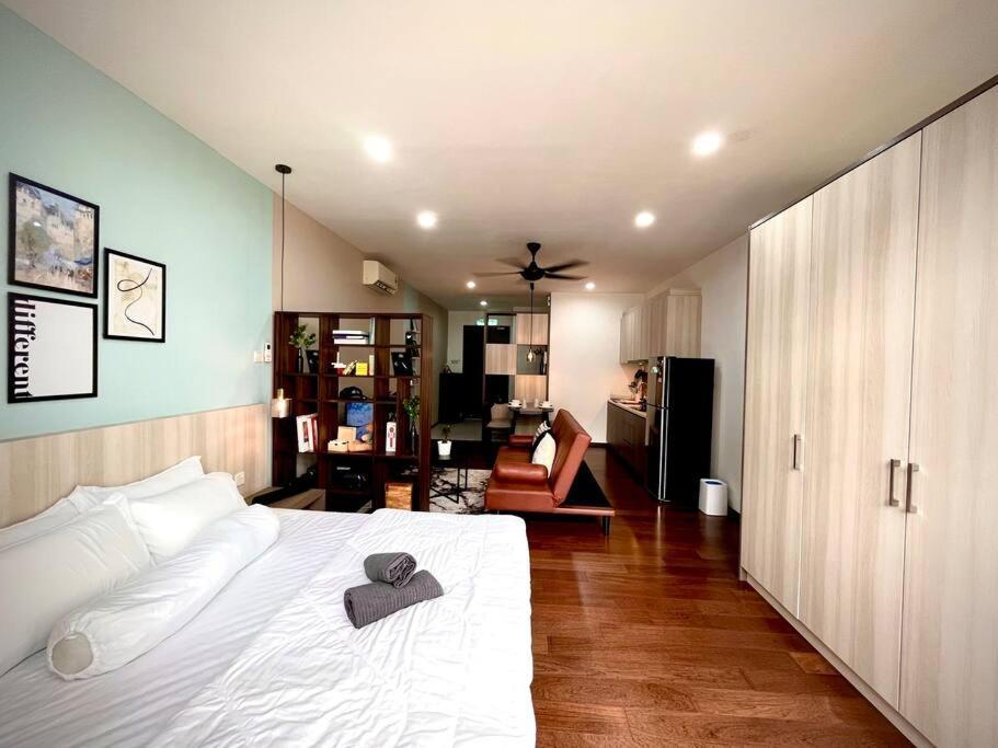 Apartment Premium Cozy Near Mid Valley *