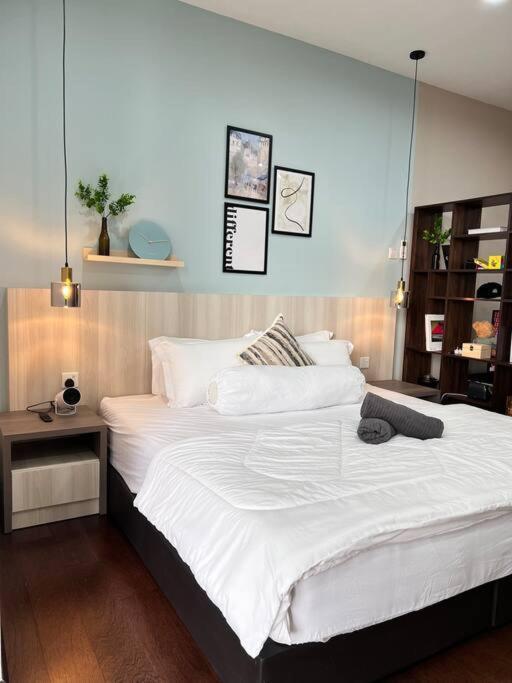 Apartment Premium Cozy Near Mid Valley *