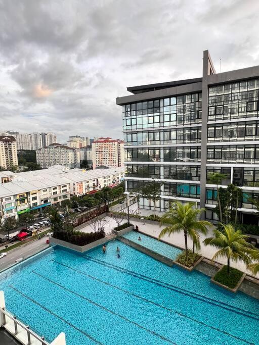 Apartment Premium Cozy Near Mid Valley