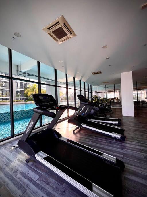 Premium Cozy Near Mid Valley *