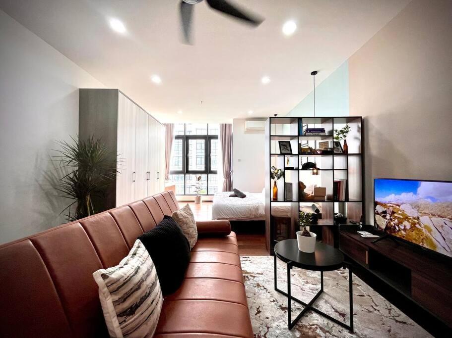 Apartment Premium Cozy Near Mid Valley