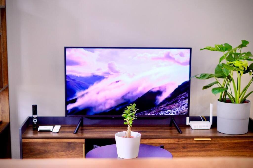 Apartment Premium Cozy Near Mid Valley *